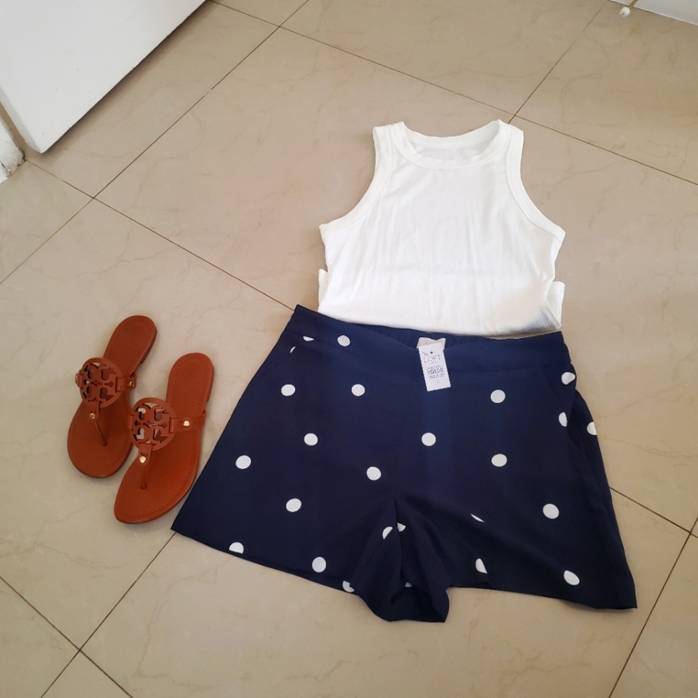 Nwt polka-dot  navy blue and white  shorts